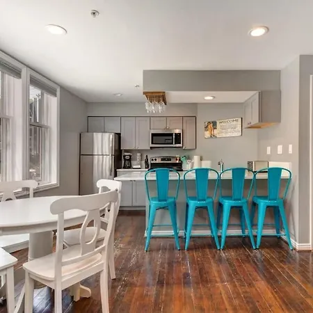 Charming 3Bdr Downtown Condo Steps To Town Lift